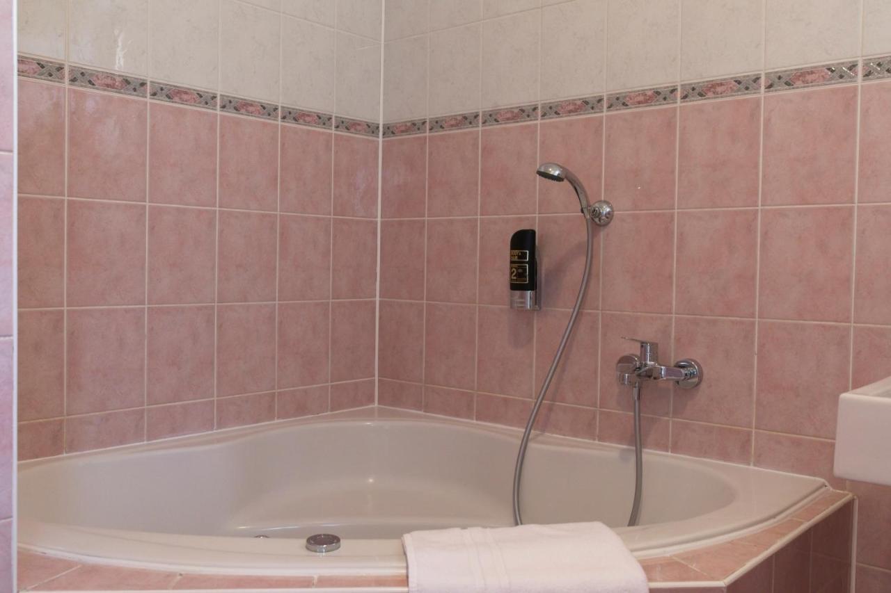 Penzion&Pizzerie U Massima Vyskov Ngoại thất bức ảnh
