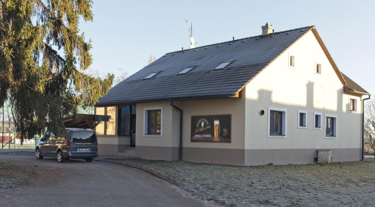 Penzion&Pizzerie U Massima Vyskov Ngoại thất bức ảnh